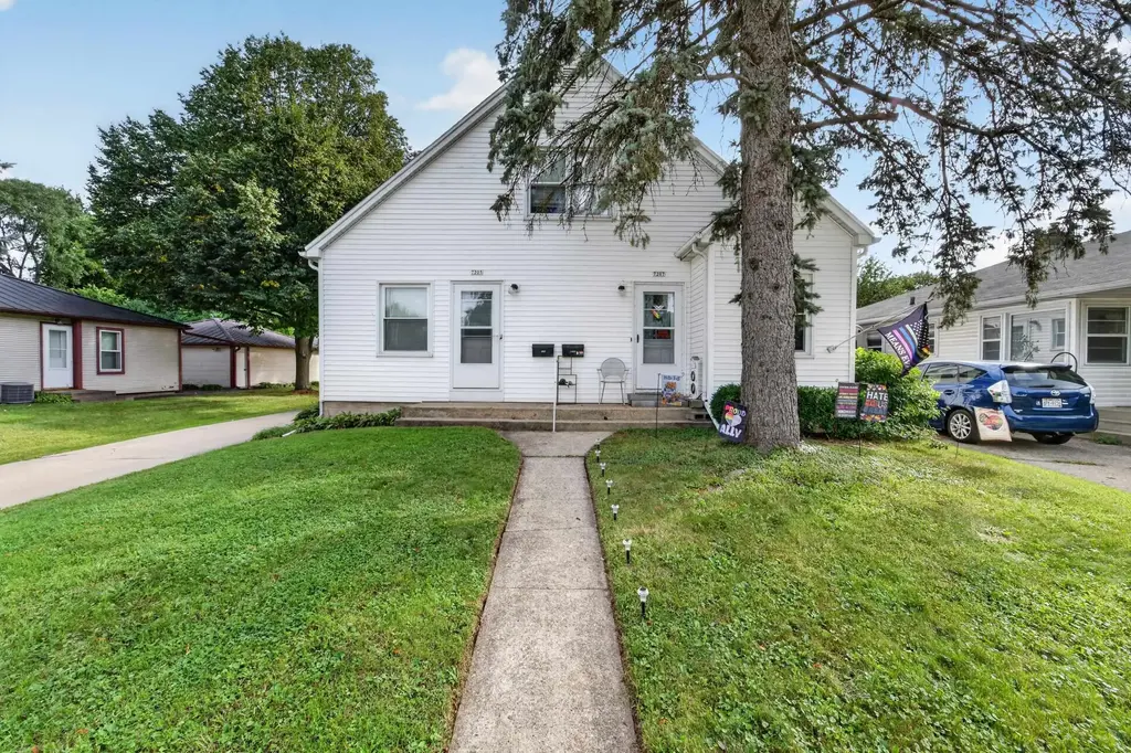 7205-7207 University Avenue, Middleton
