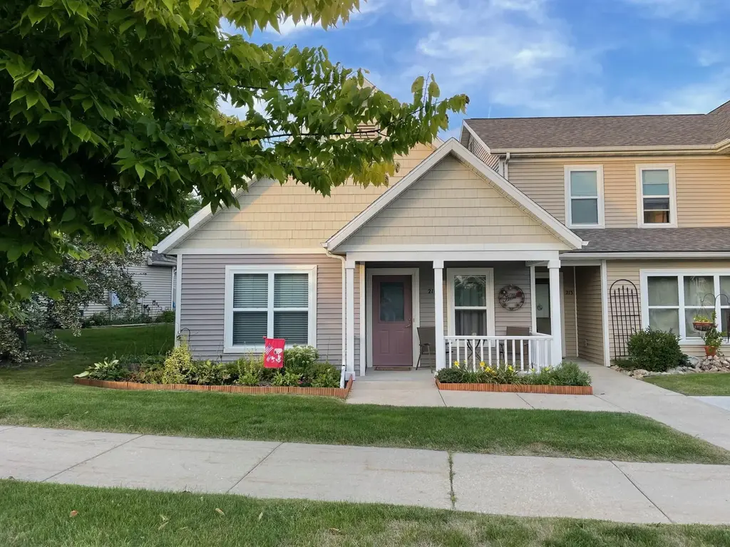 #211 - 211 S Musket Ridge Drive, Sun Prairie