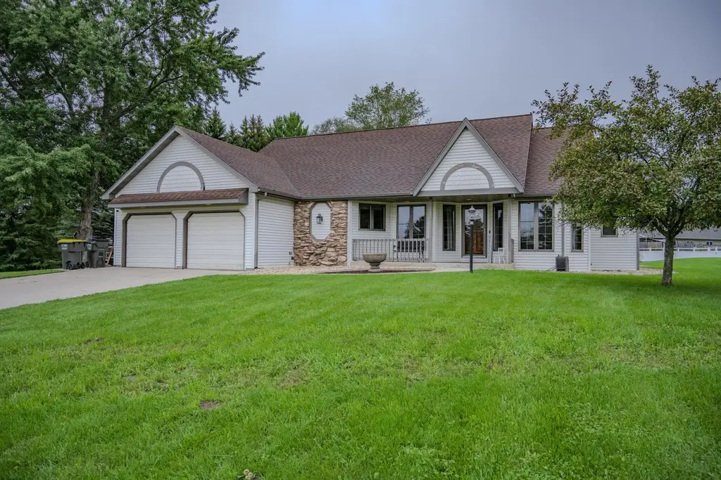 E6786 Fawn Valley Drive, Reedsburg