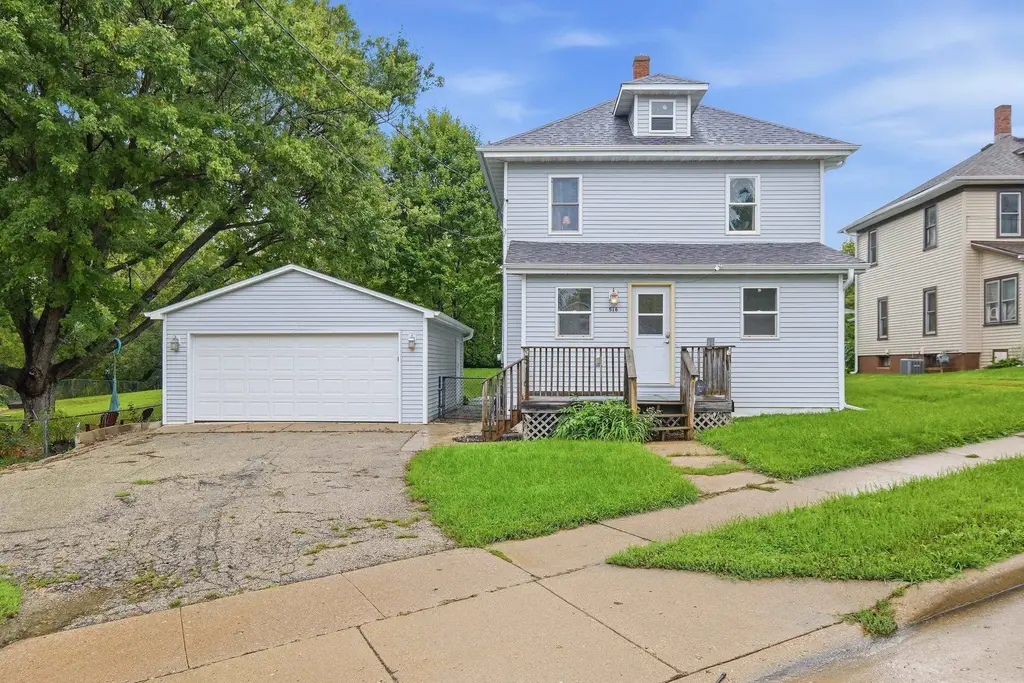 516 E Fulton Street, Edgerton