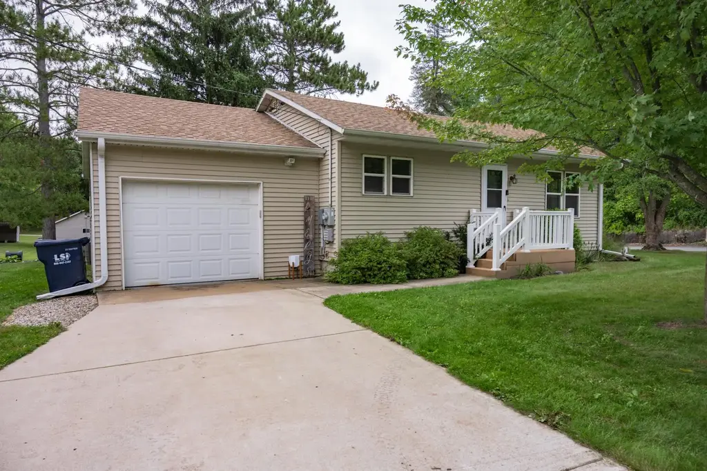 105 Good Street, Camp Douglas