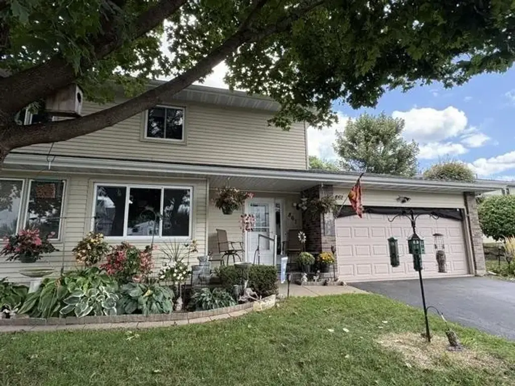 861 Henry Street, Waunakee