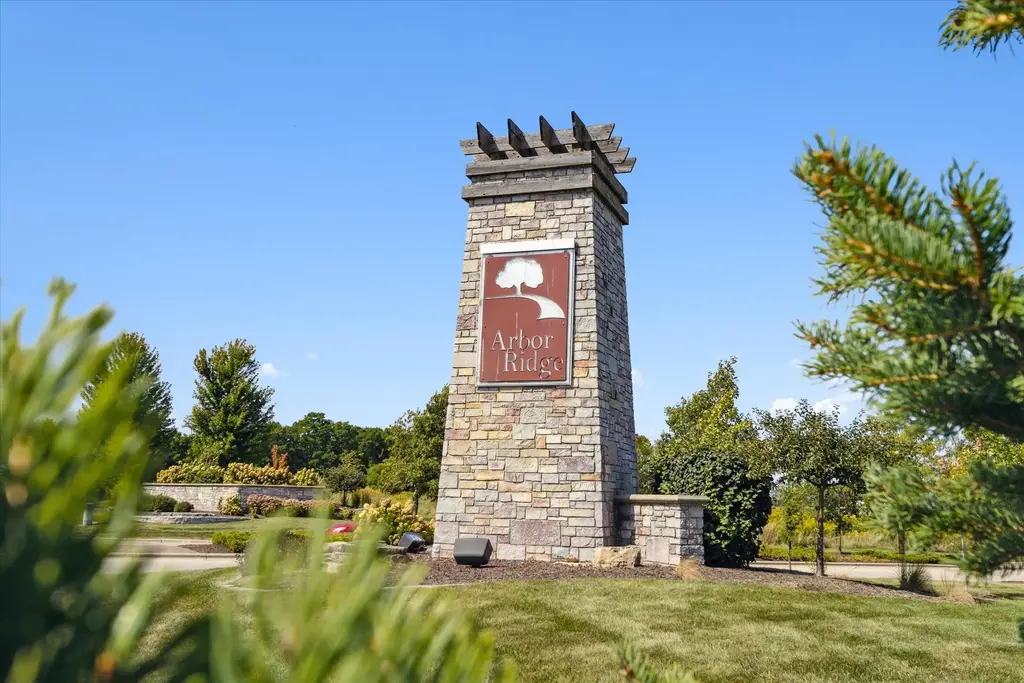 2855 Oakridge Bend, Janesville