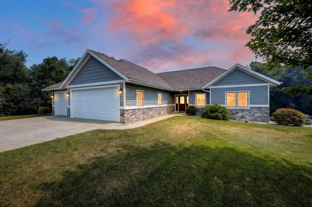 7224 Kickaboo Road, Springfield