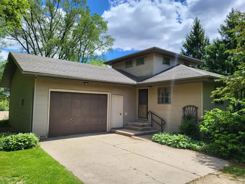 1246 Washington Road, Albion
