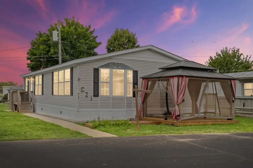 #c21 - 1025 Oak Avenue, Onalaska