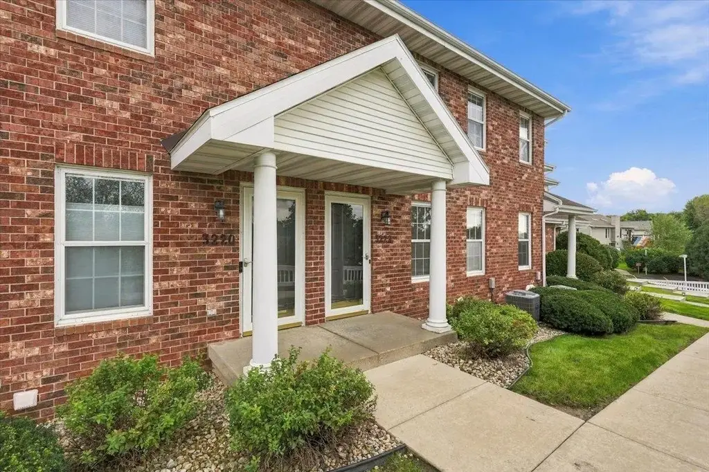3222 Dorchester Way, Madison