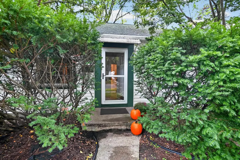 4125 Winnemac Avenue, Madison