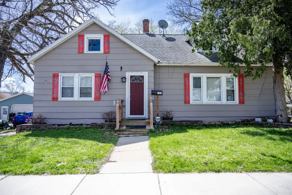 314 W State Street, Mauston