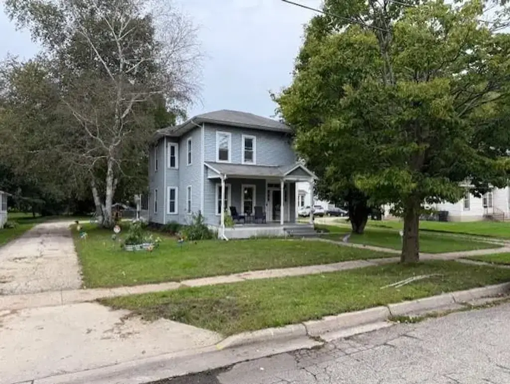 214 S Whiton Street, Whitewater