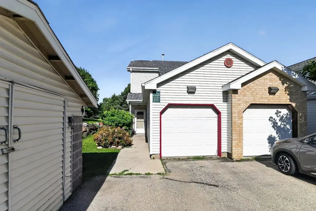 952 Rockefeller Lane, Madison