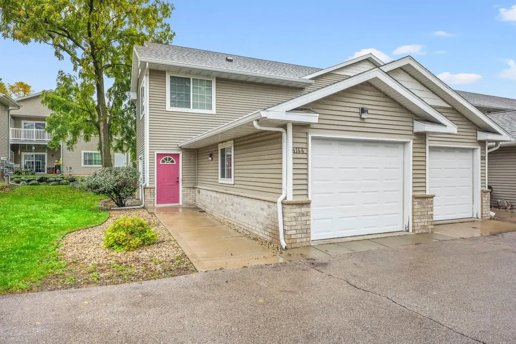 4144 Bruns Avenue, Blooming Grove