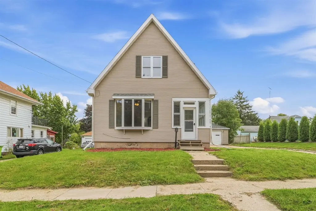 218 N Henninger Street, Mayville