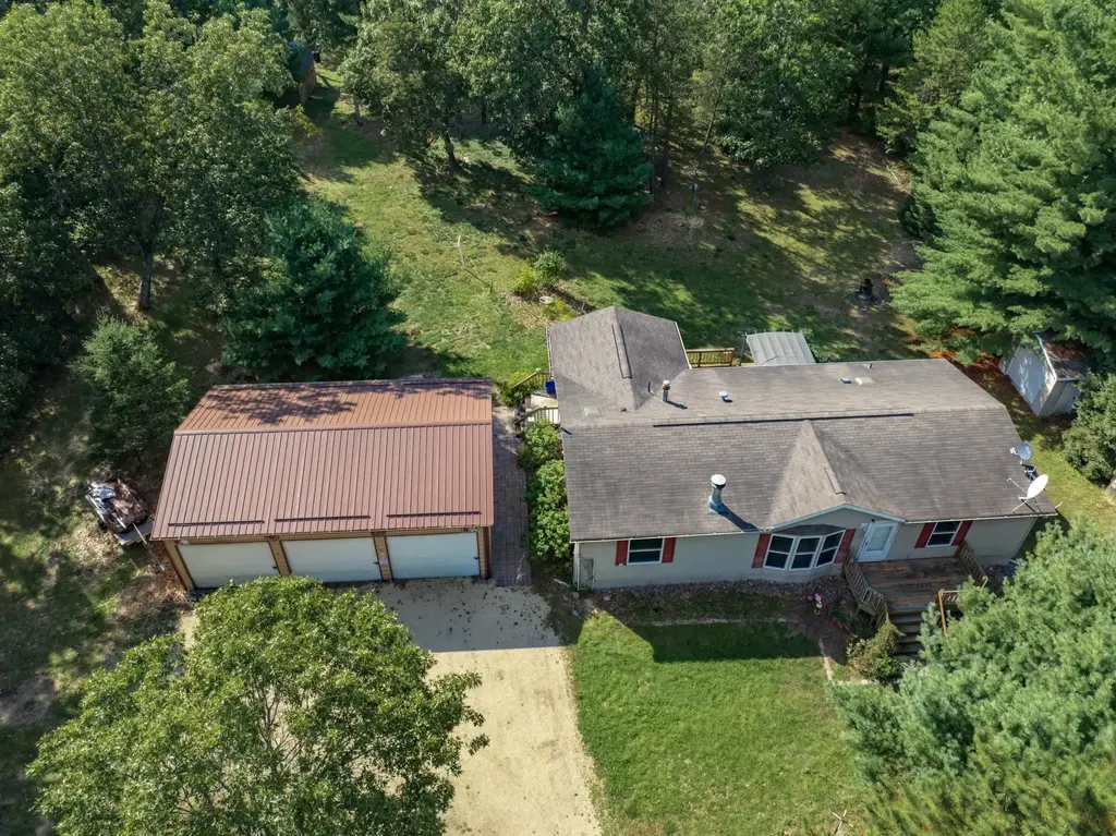 W2049 Amherst Lane, Lyndon