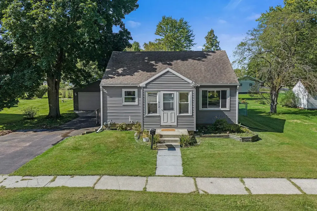 512 Ellinwood Avenue, Reedsburg