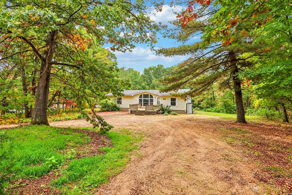 W1292 Arbor Lake, Lyndon
