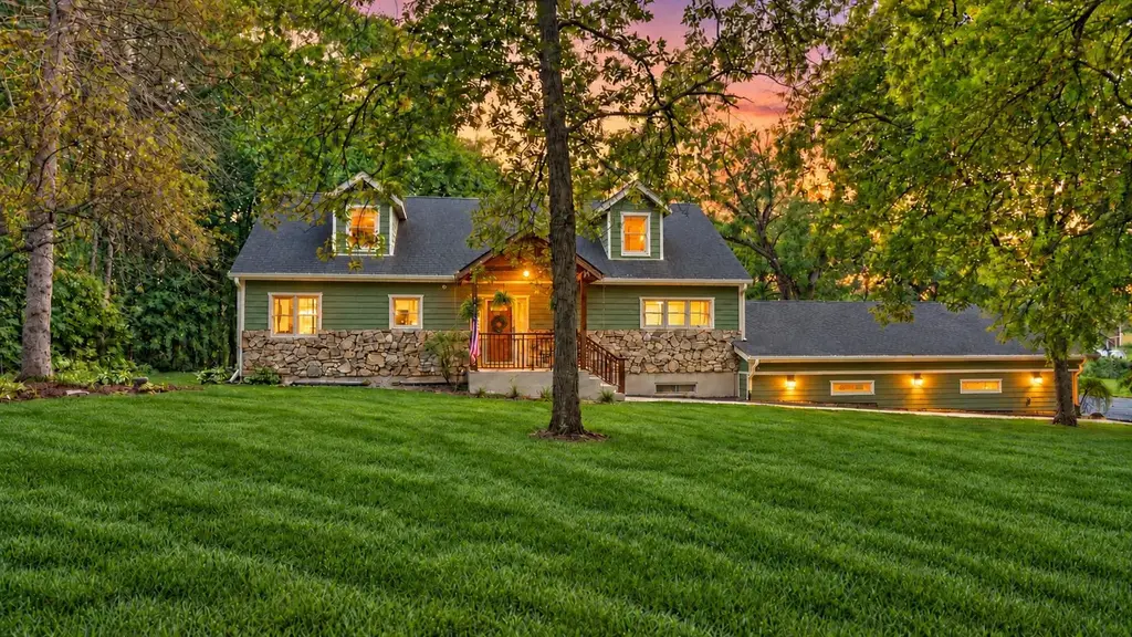 8341 N Kidder Road, Fulton