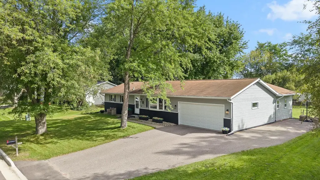 521 Dennis Drive, DeForest
