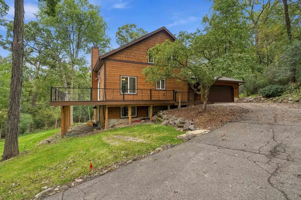 3670 Jenson Lane, Deerfield Property Listing: MLS® #2033514