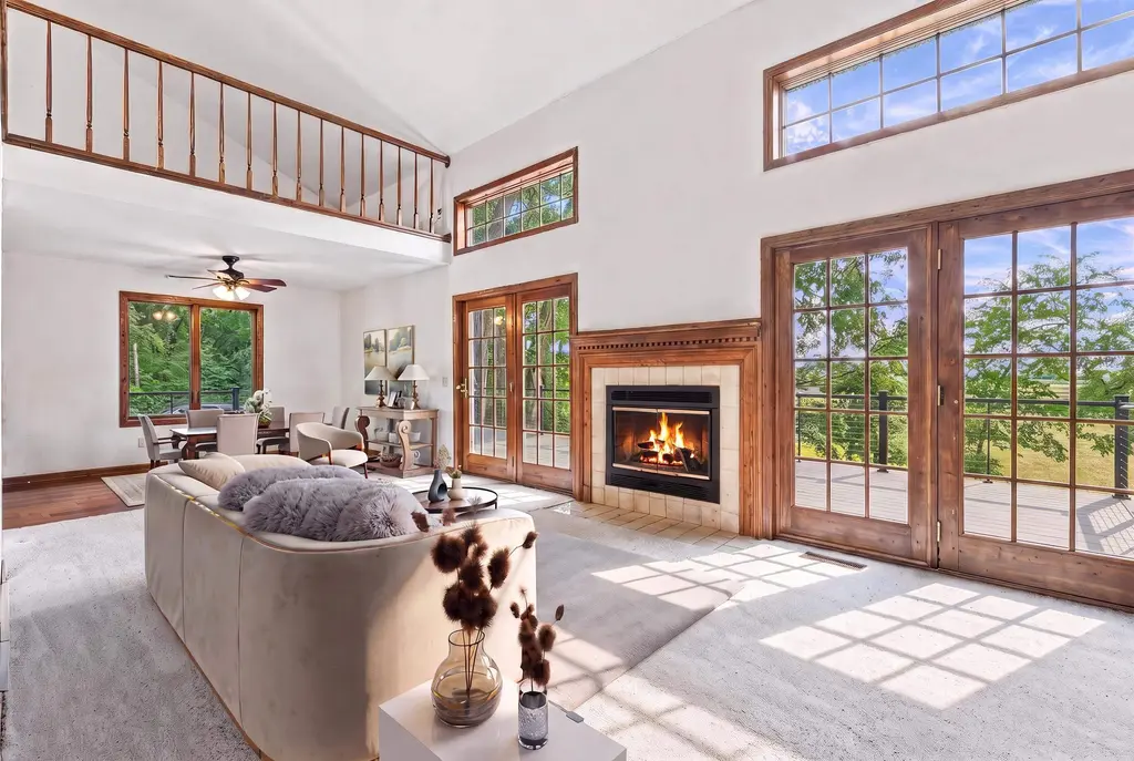 3670 Jenson Lane, Deerfield Property Listing: MLS® #2033514