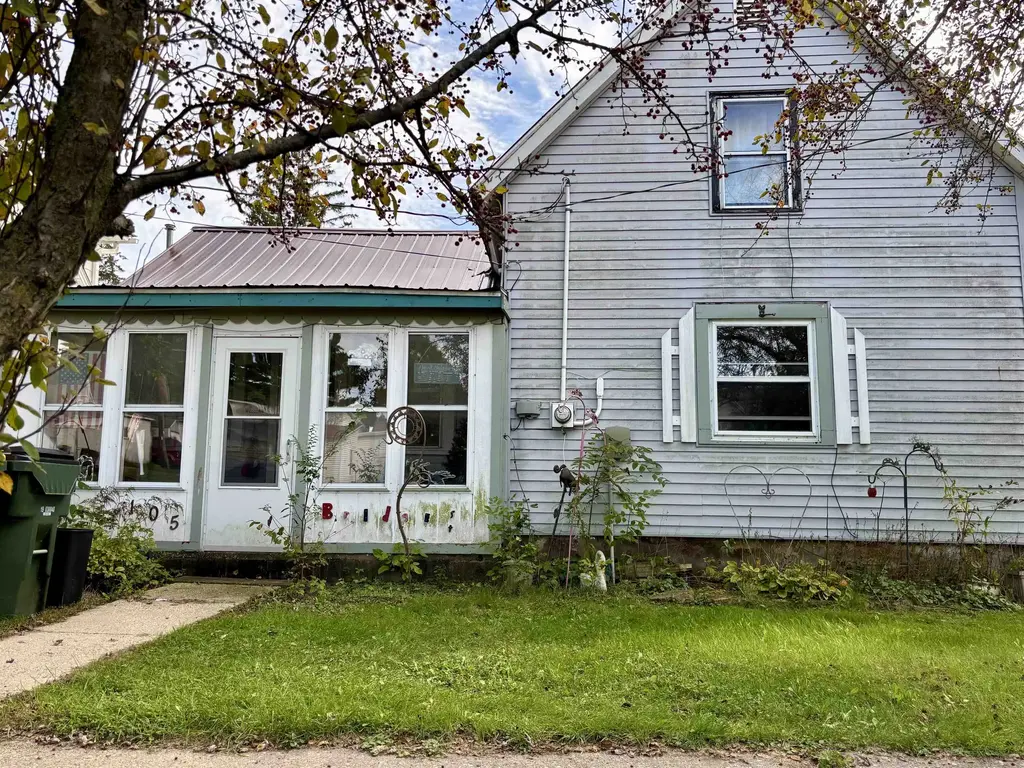 105 Bridge Street, Wonewoc