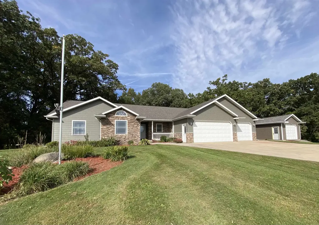 W10886 Westfox Road, Fox Lake