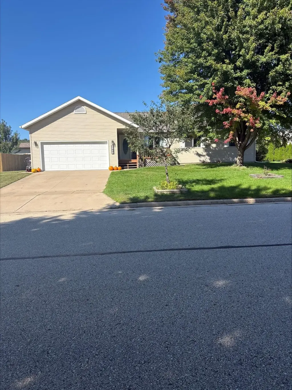 2060 Julie Avenue, Sparta