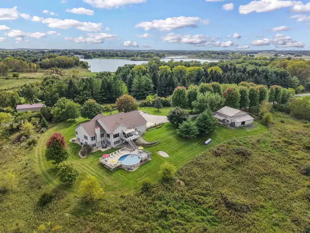852 Canal Road, Medina