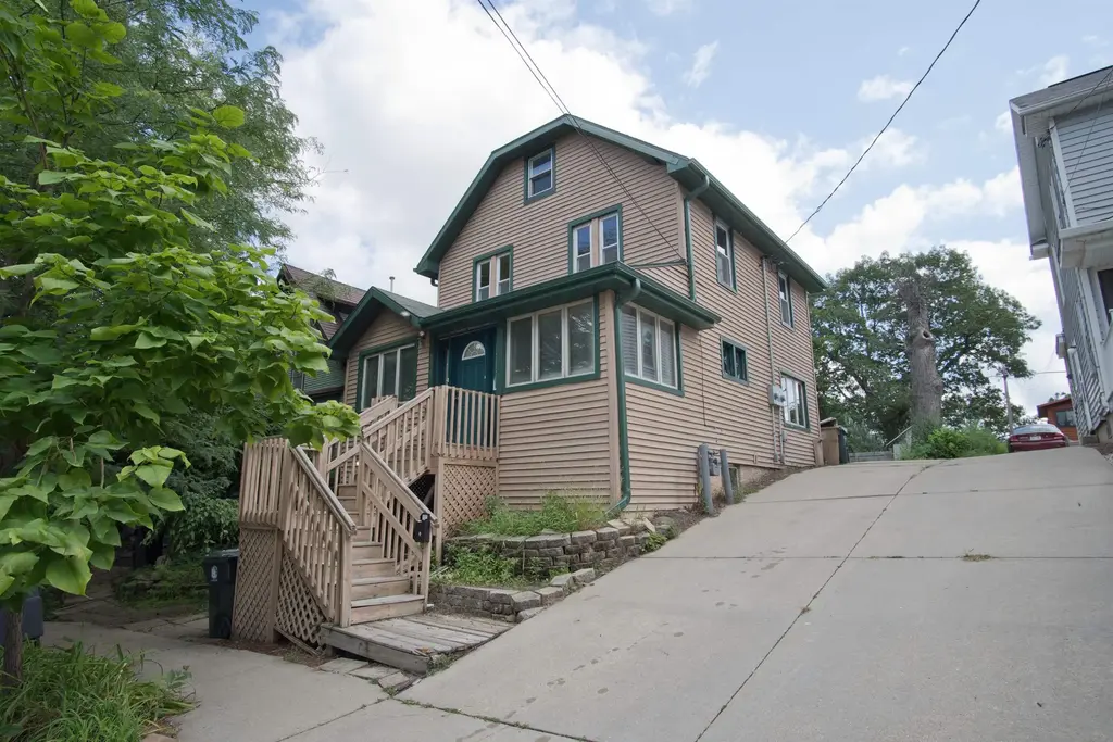 135/137 Division Street, Madison
