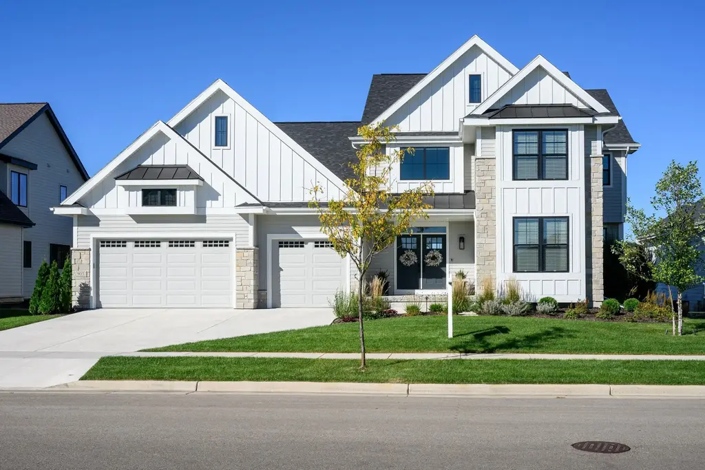 905 Roger Court, Waunakee