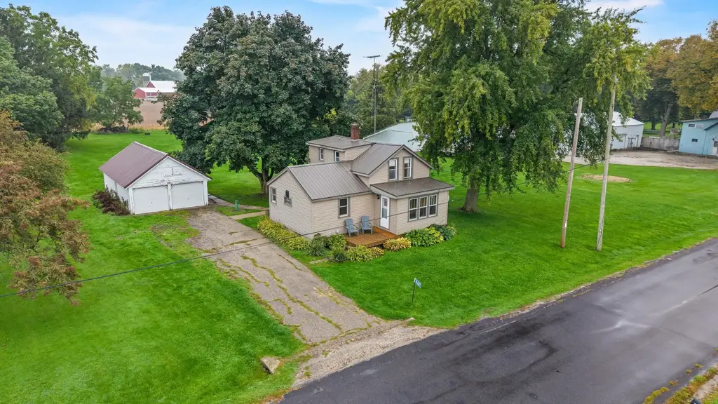 W6883 Arbor Road, Oak Grove