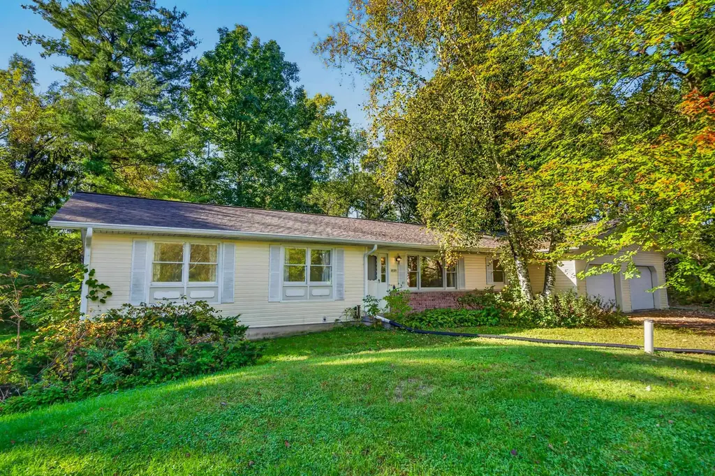 8199 N Riley Road, Springdale