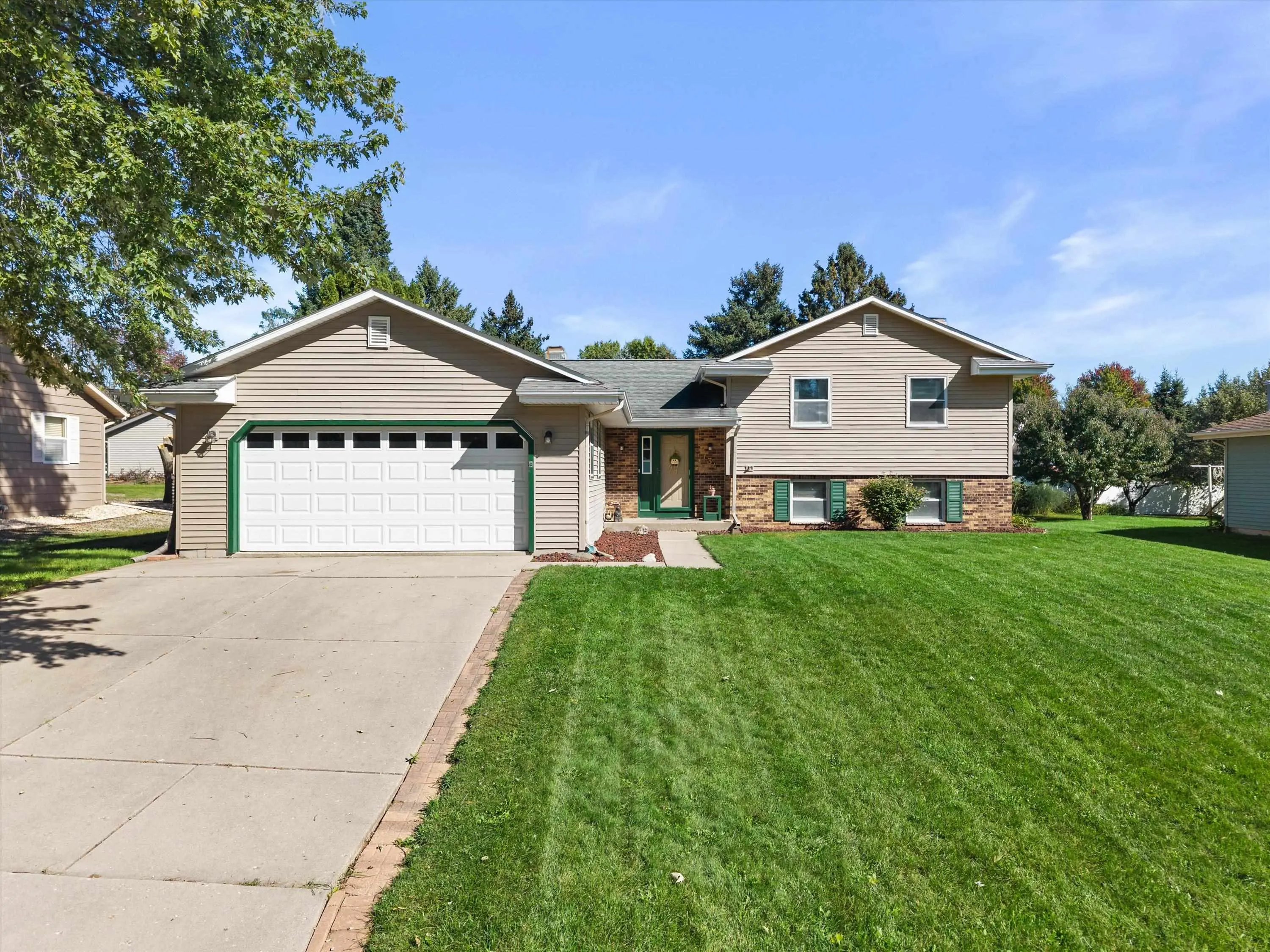 Photo of Listing #2033703