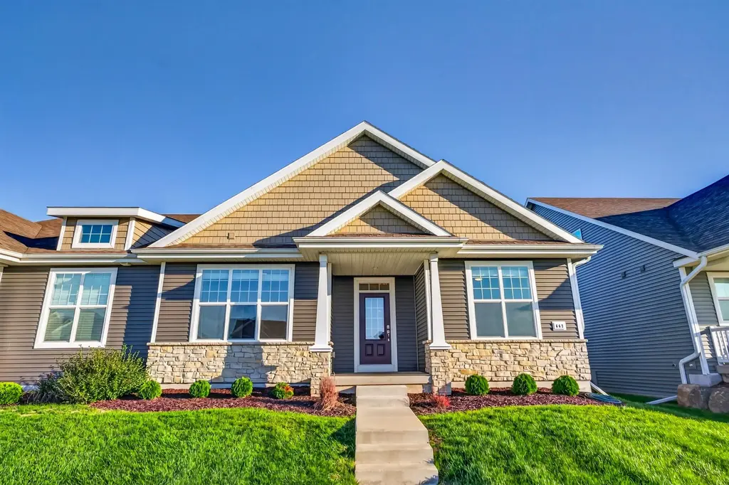 662 Hillcrest Drive, Waunakee