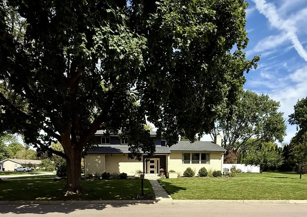 409 Winnebago Drive, Janesville
