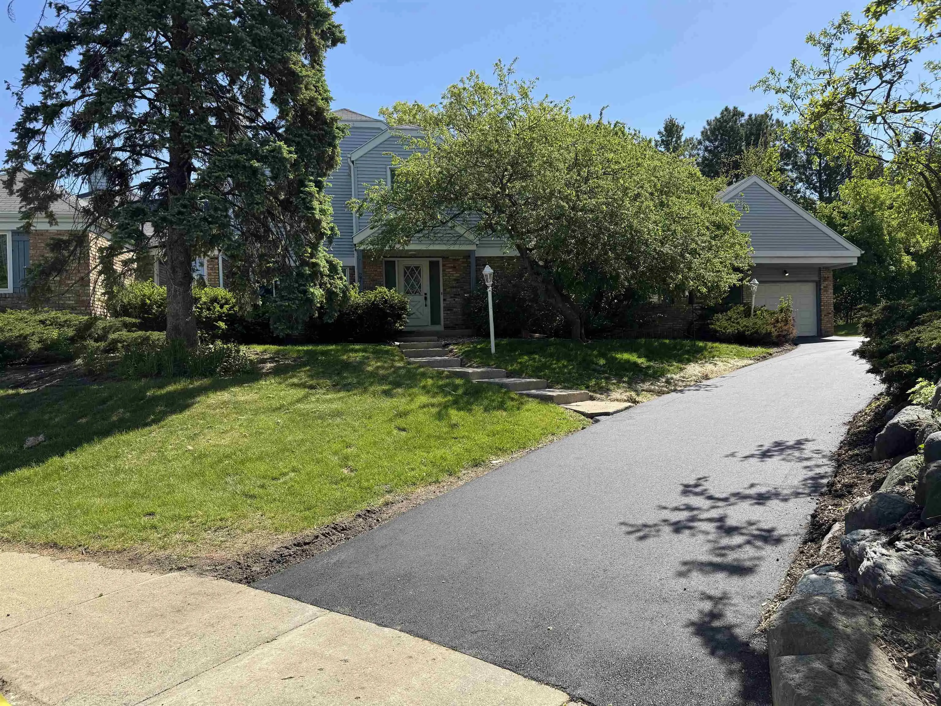 Photo of Listing #2033849