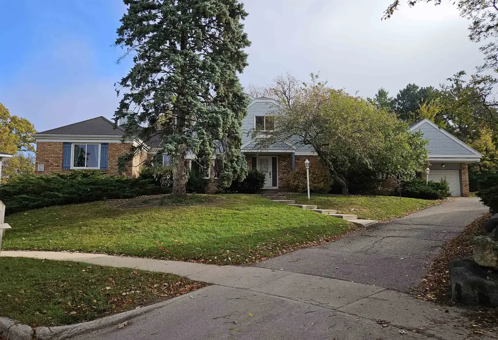25 Cornado Court, Madison