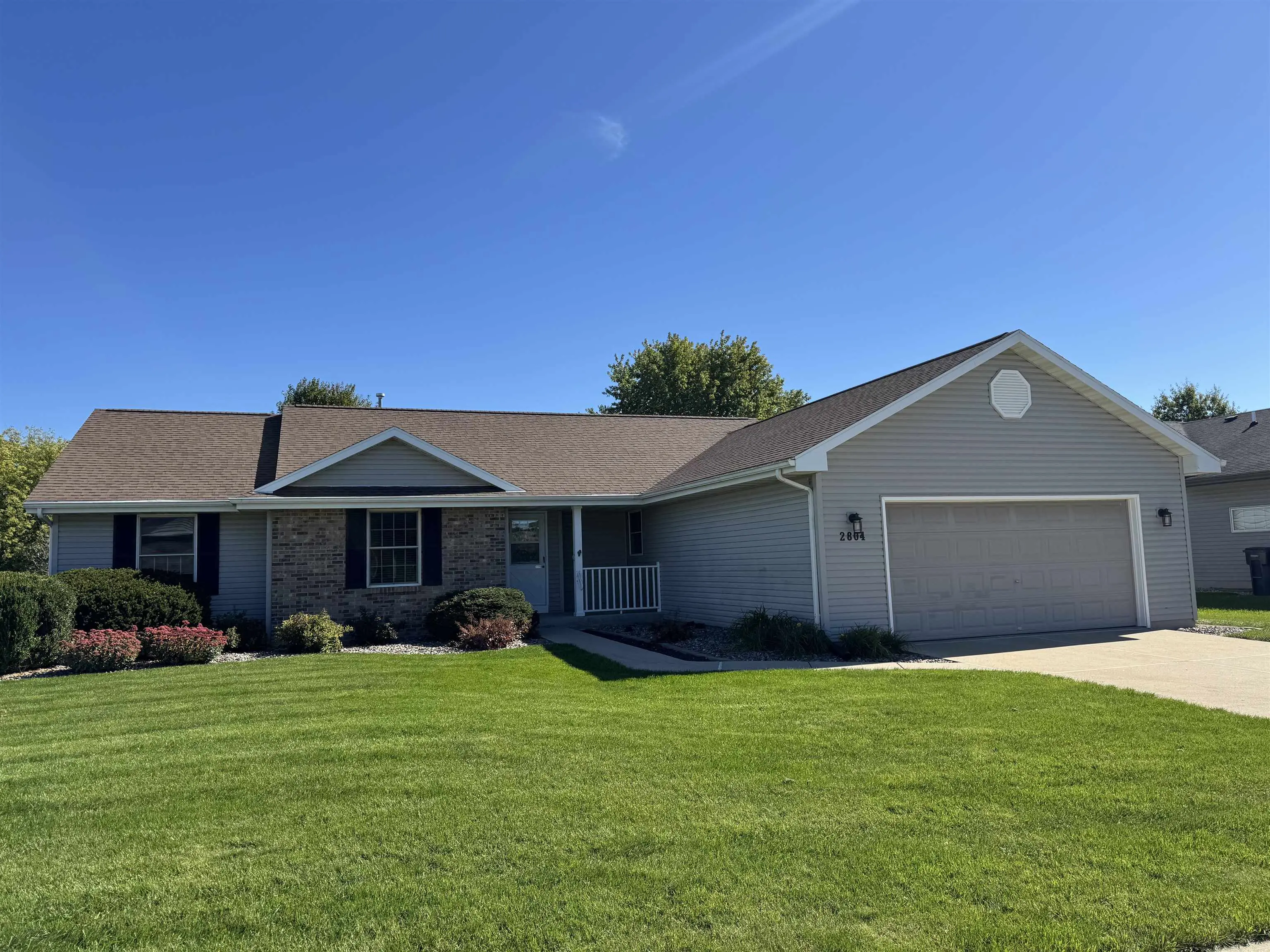 Photo of Listing #2033903