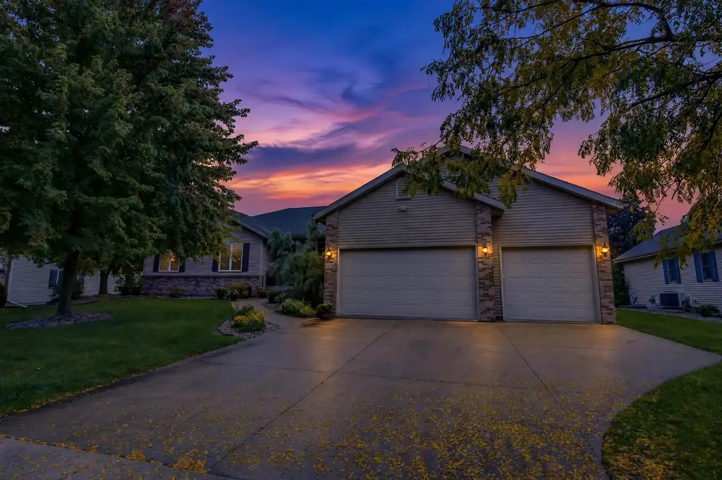 719 Weald Bridge Road, Cottage Grove