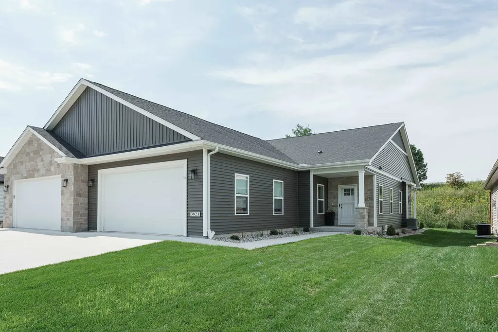 3823 Tanglewood Place, Janesville