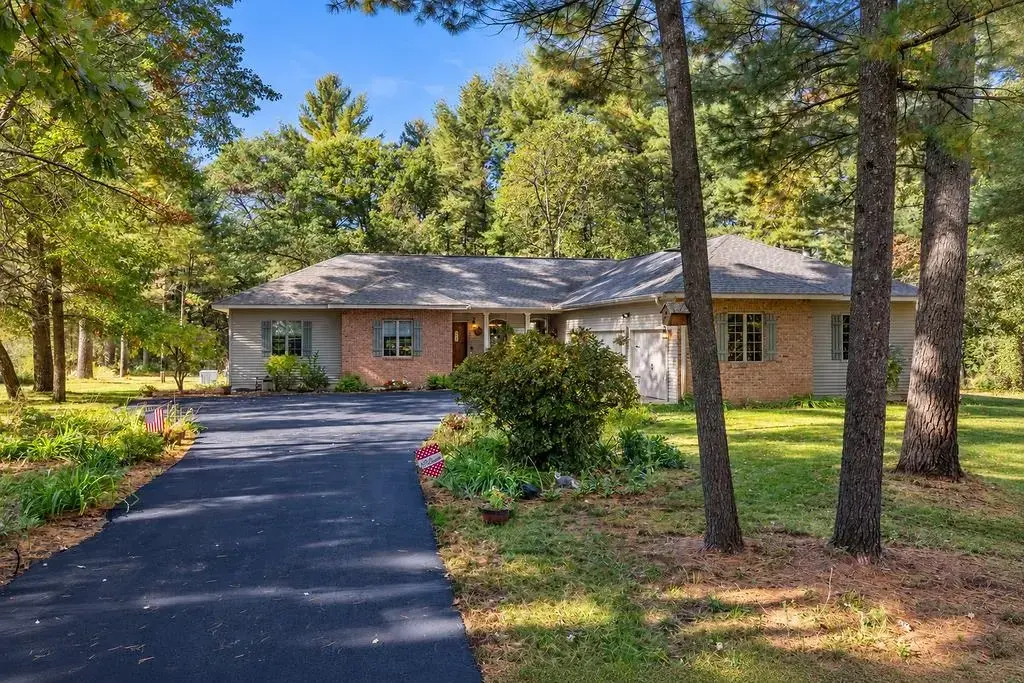 2405 Crystal Lane, Grand Rapids