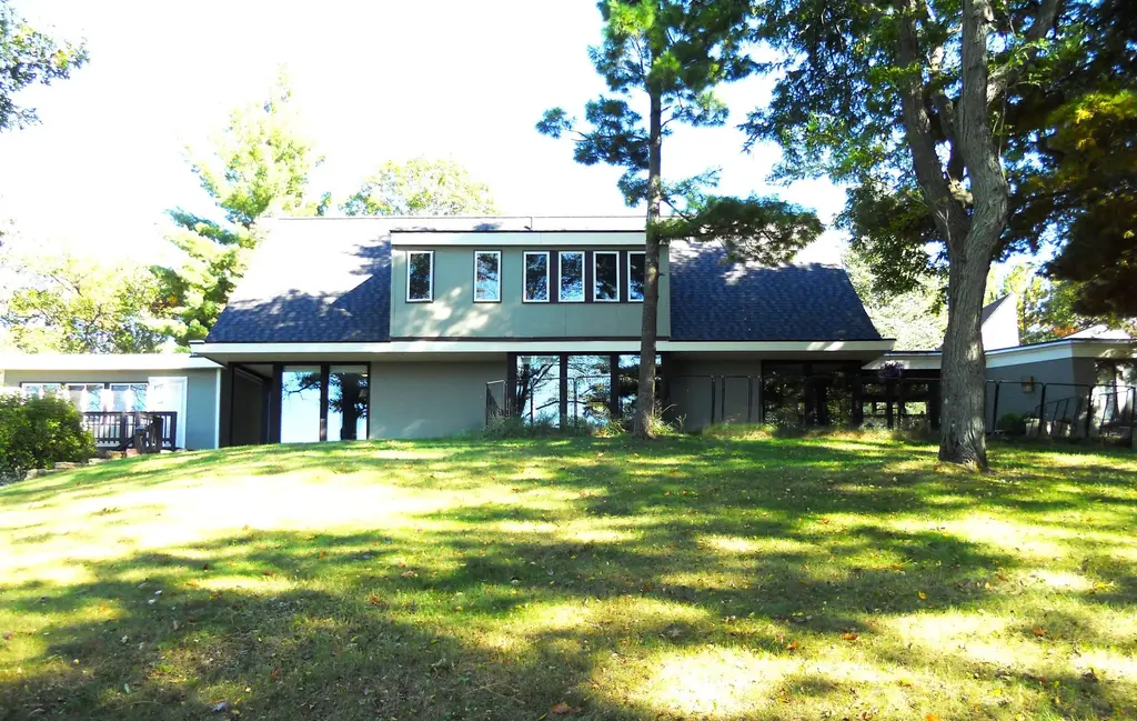 322 Silver Lake Drive, Portage