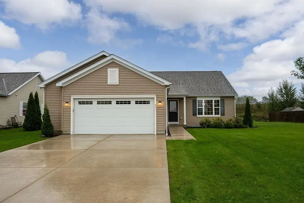 751 S Sugarpine Way, Elkhorn