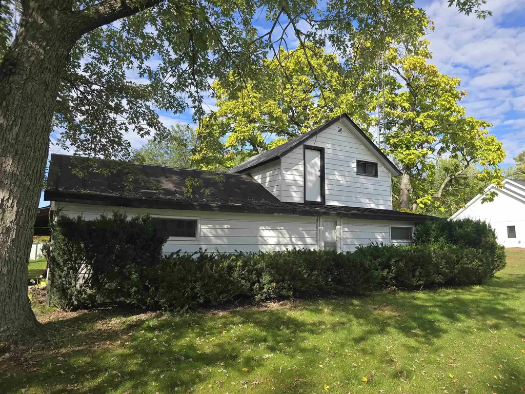 147 Douglas Avenue, Montello