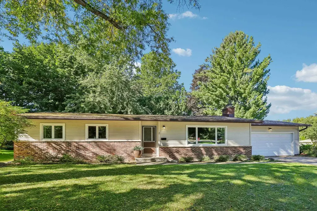 2 Carillon Drive, Madison
