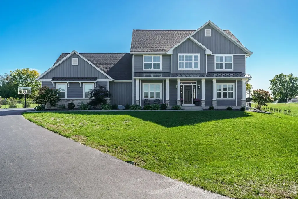 3185 S Jackdaws Drive, Beloit