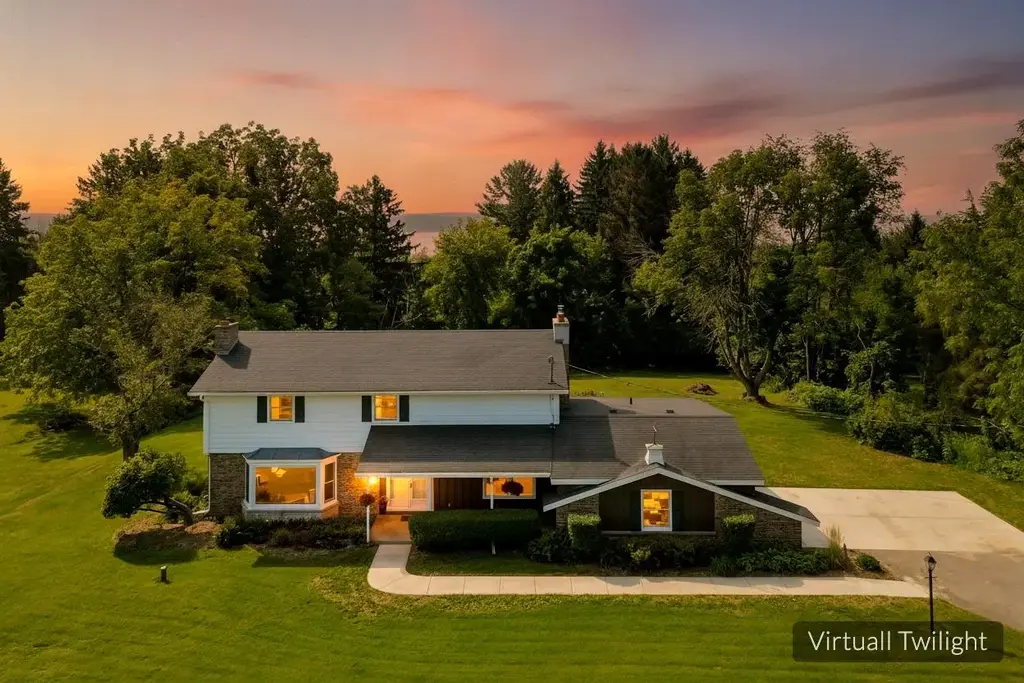 W2268 Ledgeview Road, Brooklyn