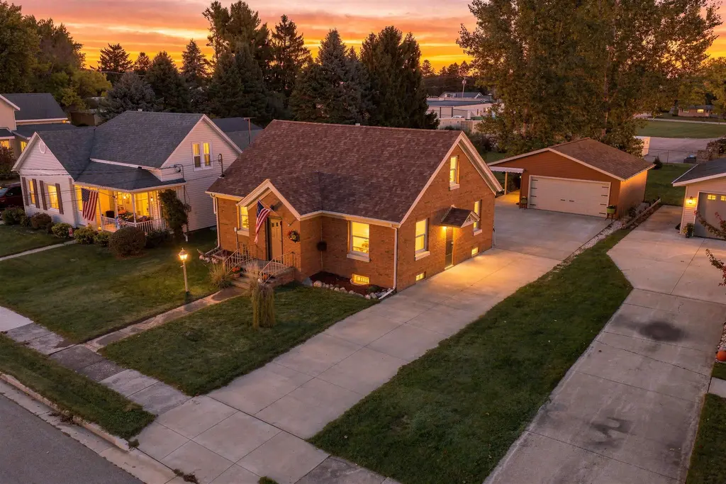 106 Center Street, Fox Lake