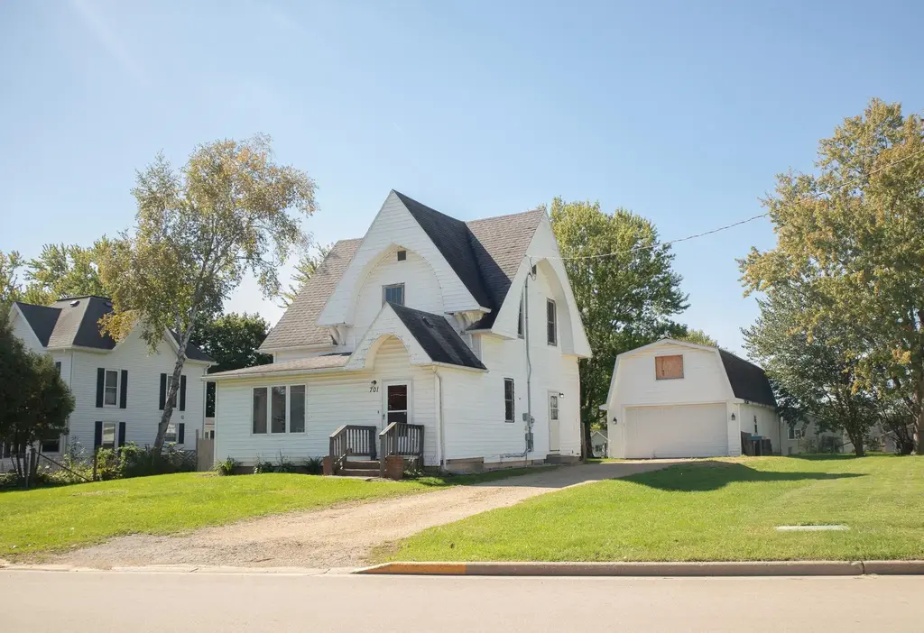 701 Franklin Street, Linden