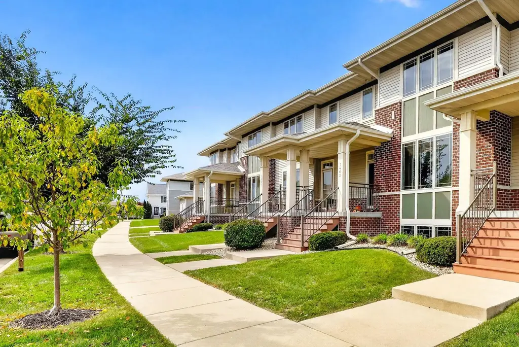 1462 Smithfield Drive, Sun Prairie